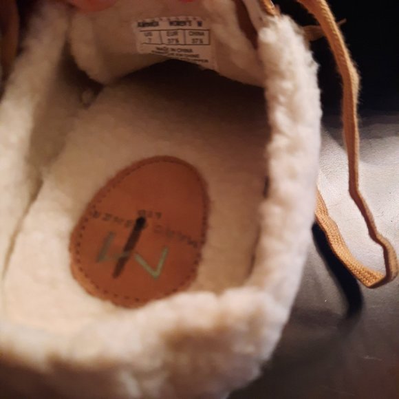 NWOT Marc Fisher LTD Miranda Slip-On Sneaker in Natural Leather, Size 7-8 - Picture 6 of 8